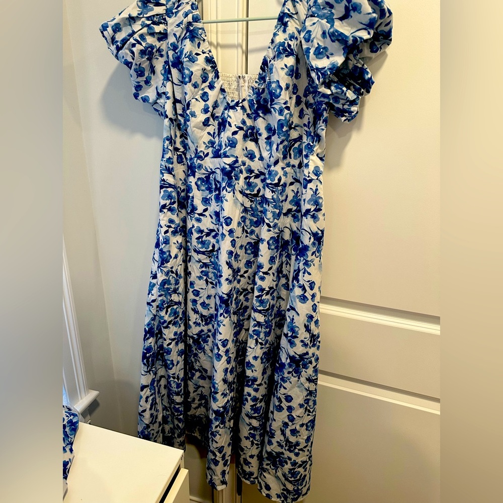 Abercrombie plunge v neck puff sleeve dress
